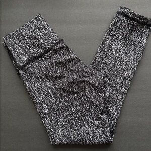 lululemon Wunder Under Crop (High-Rise) Black and White Leggings Size 4